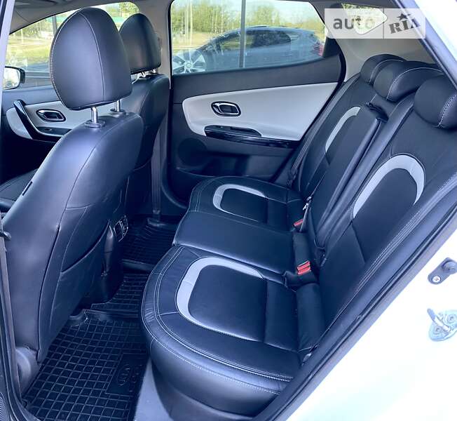 Хэтчбек Kia Ceed 2012 в Киеве