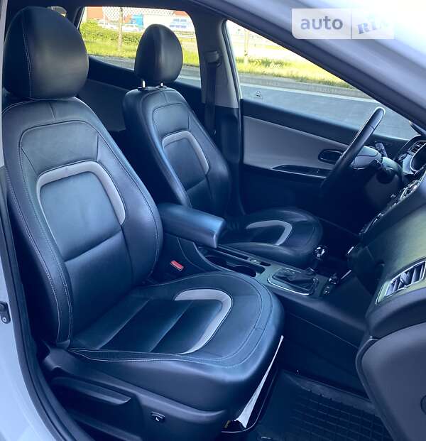 Хэтчбек Kia Ceed 2012 в Киеве
