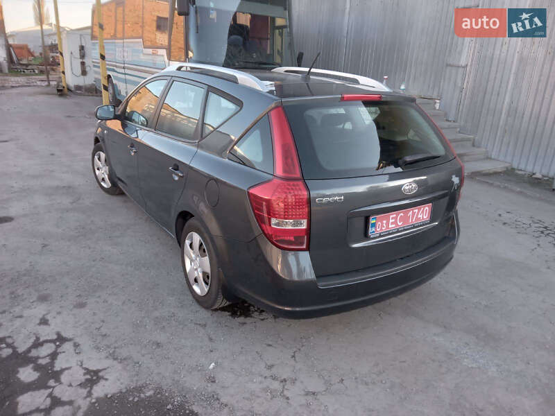 Универсал Kia Ceed 2011 в Звягеле