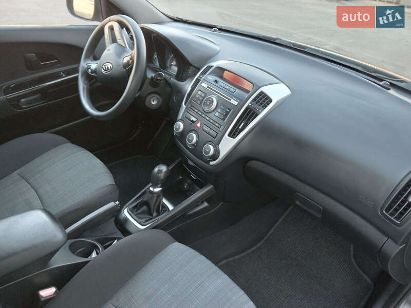 Универсал Kia Ceed 2011 в Звягеле