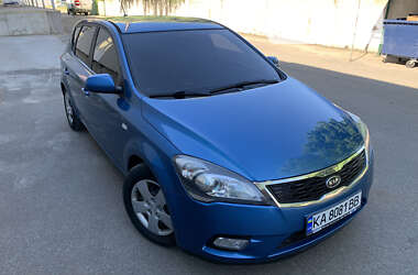 Хэтчбек Kia Ceed 2011 в Киеве