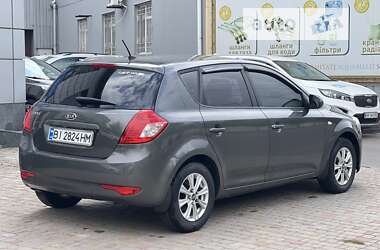 Хетчбек Kia Ceed 2011 в Полтаві