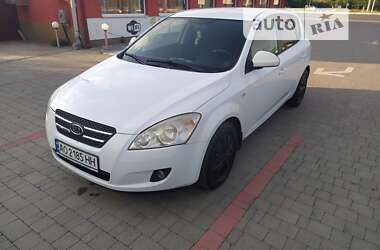 Хэтчбек Kia Ceed 2008 в Ужгороде