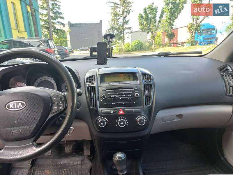Хетчбек Kia Ceed 2009 в Тернополі фото 11 Хетчбек Kia Ceed 2009 в Тернополі