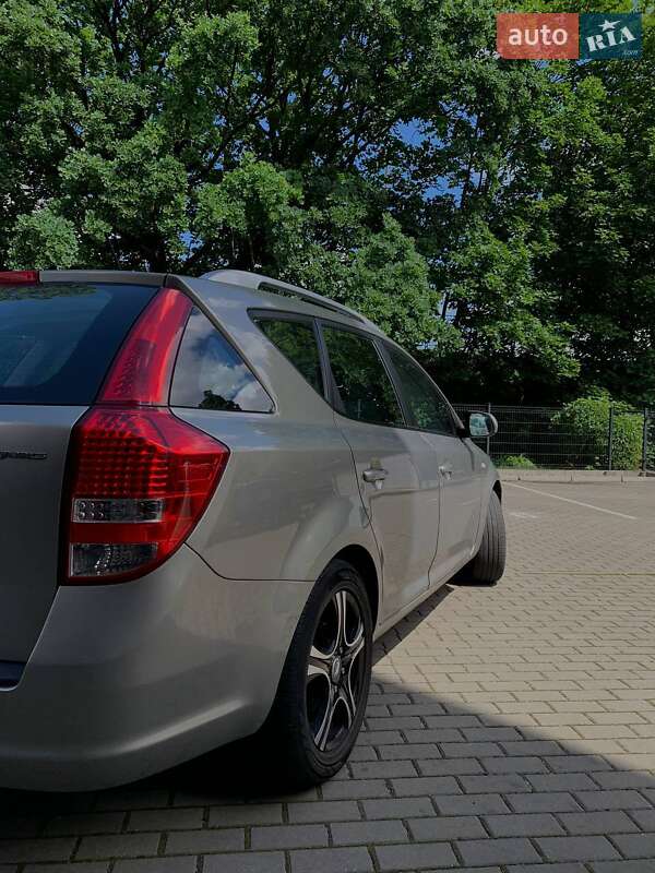 Універсал Kia Ceed 2011 в Житомирі