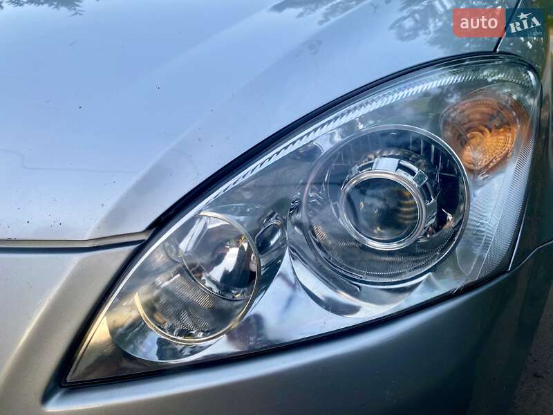 Хетчбек Kia Ceed 2007 в Магдалинівці