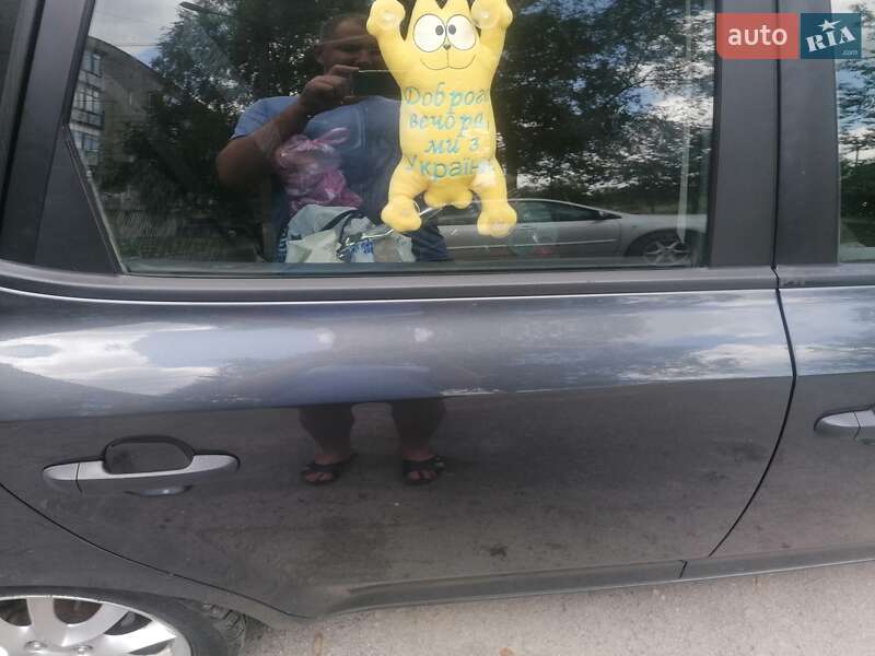 Хетчбек Kia Ceed 2009 в Полонному