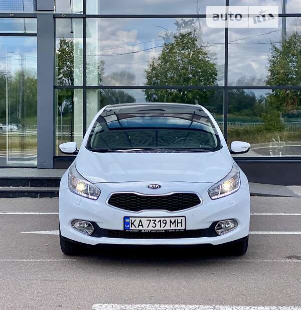 Хэтчбек Kia Ceed 2012 в Киеве