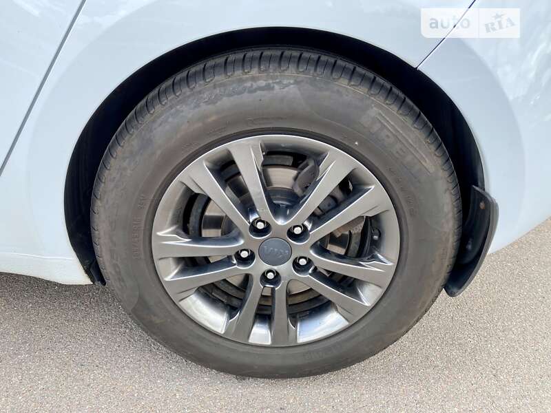 Хэтчбек Kia Ceed 2012 в Киеве
