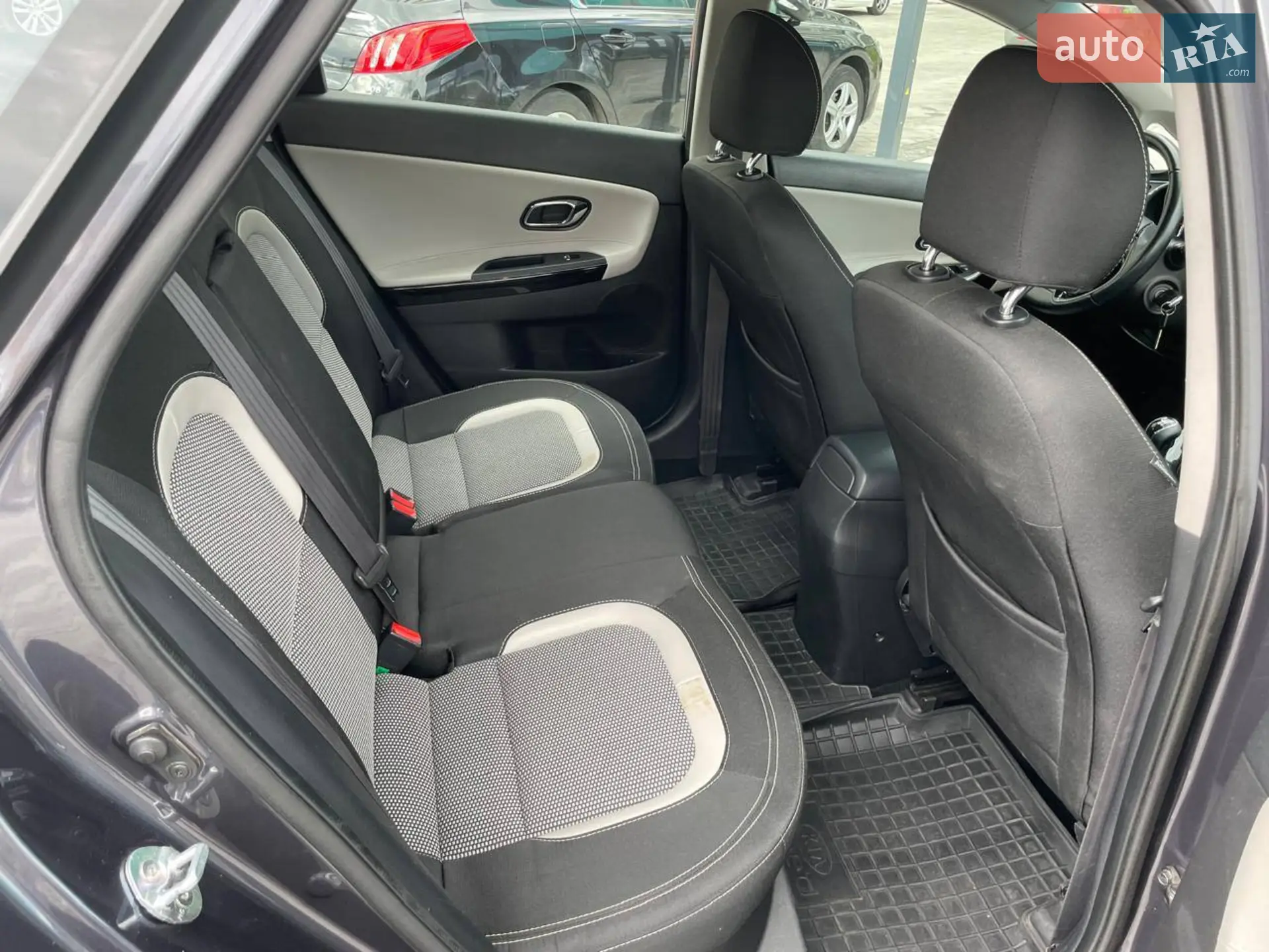 2017 Kia Cee'd - мініатюра 14
