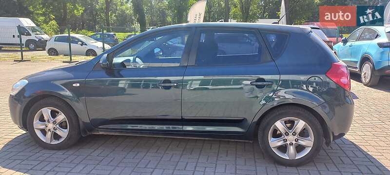 Хэтчбек Kia Ceed 2008 в Львове