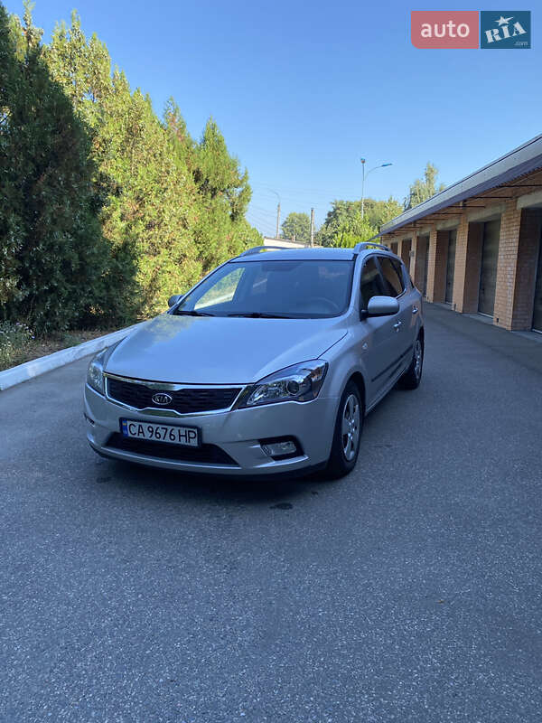 Универсал Kia Ceed 2010 в Смеле