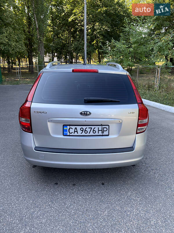 Универсал Kia Ceed 2010 в Смеле