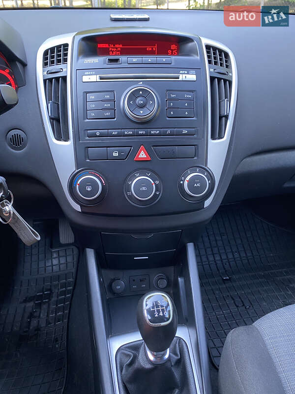 Универсал Kia Ceed 2010 в Смеле