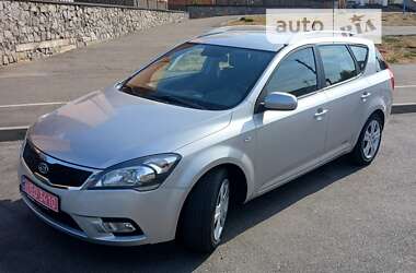 Универсал Kia Ceed 2009 в Полтаве