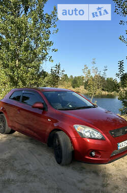 Хэтчбек Kia Ceed 2008 в Киеве