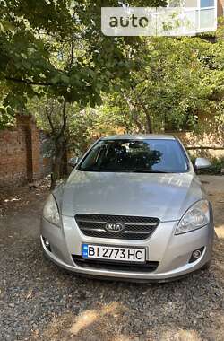 Хэтчбек Kia Ceed 2007 в Диканьке