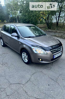 Хэтчбек Kia Ceed 2008 в Запорожье