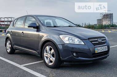 Хэтчбек Kia Ceed 2008 в Киеве