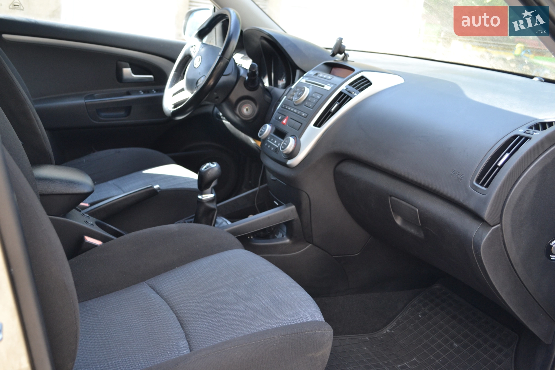 2010 Kia Cee'd - мініатюра 15