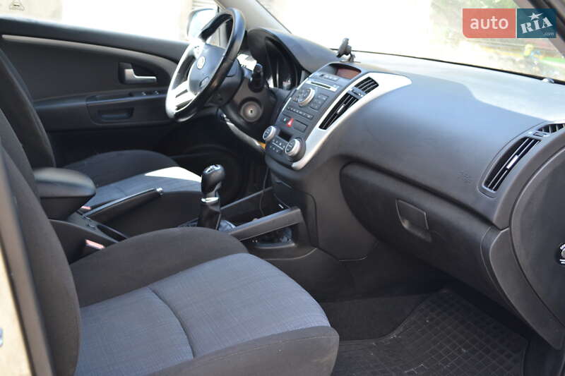 Універсал Kia Ceed 2010 в Долинській