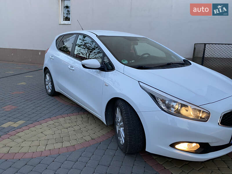 Хэтчбек Kia Ceed 2012 в Старом Самборе