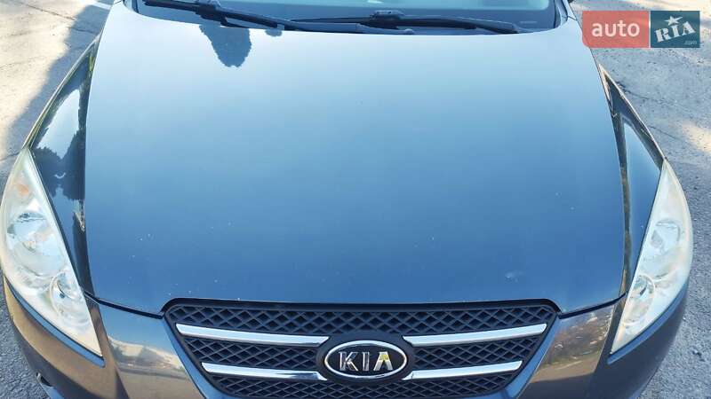 Хэтчбек Kia Ceed 2007 в Ровно