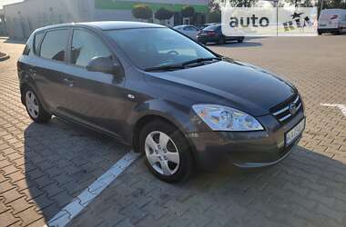 Хэтчбек Kia Ceed 2008 в Киеве