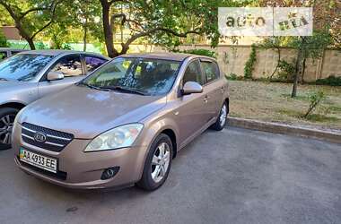 Хэтчбек Kia Ceed 2007 в Киеве