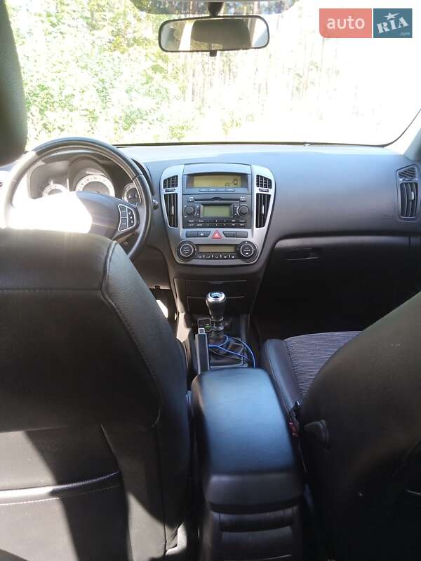 Универсал Kia Ceed 2007 в Коростене