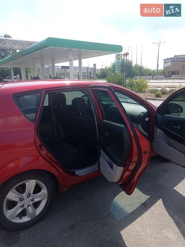 Хэтчбек Kia Ceed 2008 в Днепре
