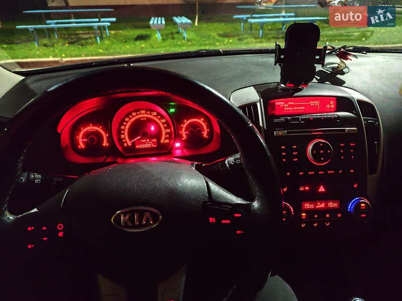 Універсал Kia Ceed 2010 в Старокостянтинові