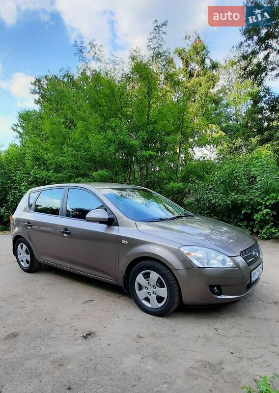 Хэтчбек Kia Ceed 2008 в Виннице