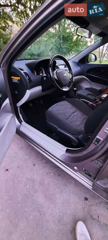 Хэтчбек Kia Ceed 2008 в Виннице