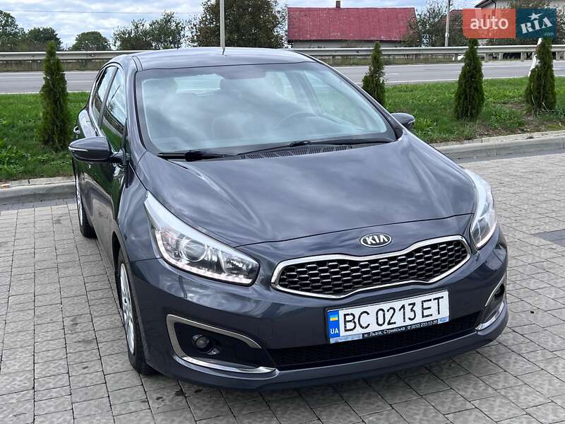 Хэтчбек Kia Ceed 2016 в Львове