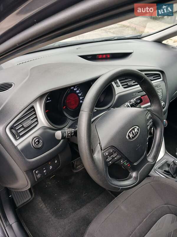 Универсал Kia Ceed 2012 в Запорожье