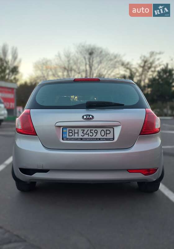 Хэтчбек Kia Ceed 2009 в Одессе