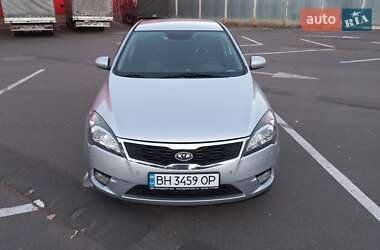 Хэтчбек Kia Ceed 2009 в Одессе