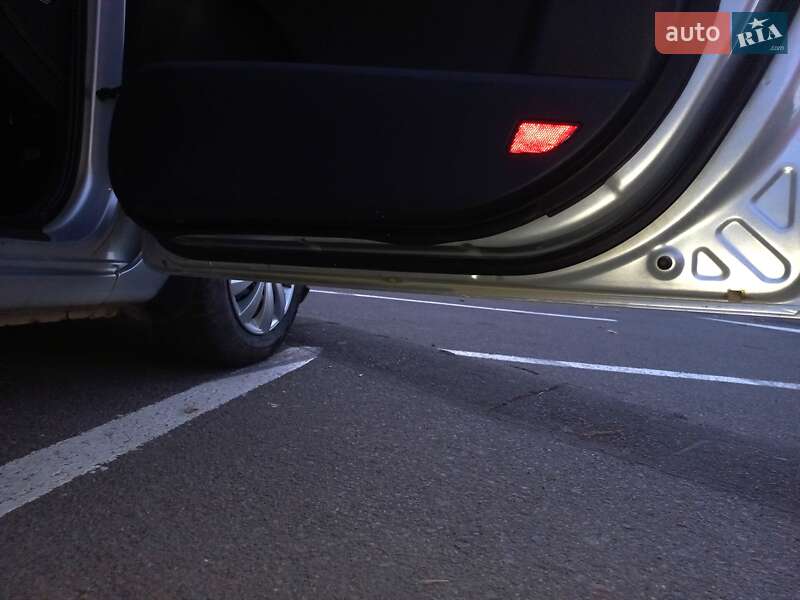 Хэтчбек Kia Ceed 2009 в Одессе