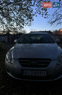 Хэтчбек Kia Ceed 2007 в 
