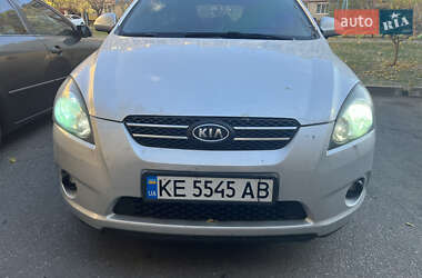 Хэтчбек Kia Ceed 2008 в Каменском