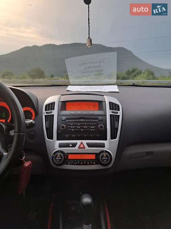Хэтчбек Kia Ceed 2008 в Хусте фото 25 Хэтчбек Kia Ceed 2008 в Хусте