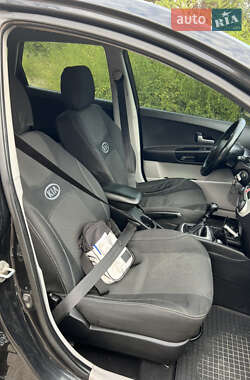 Хетчбек Kia Ceed 2008 в 