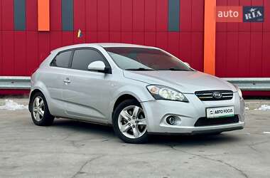 Хэтчбек Kia Ceed 2008 в Киеве