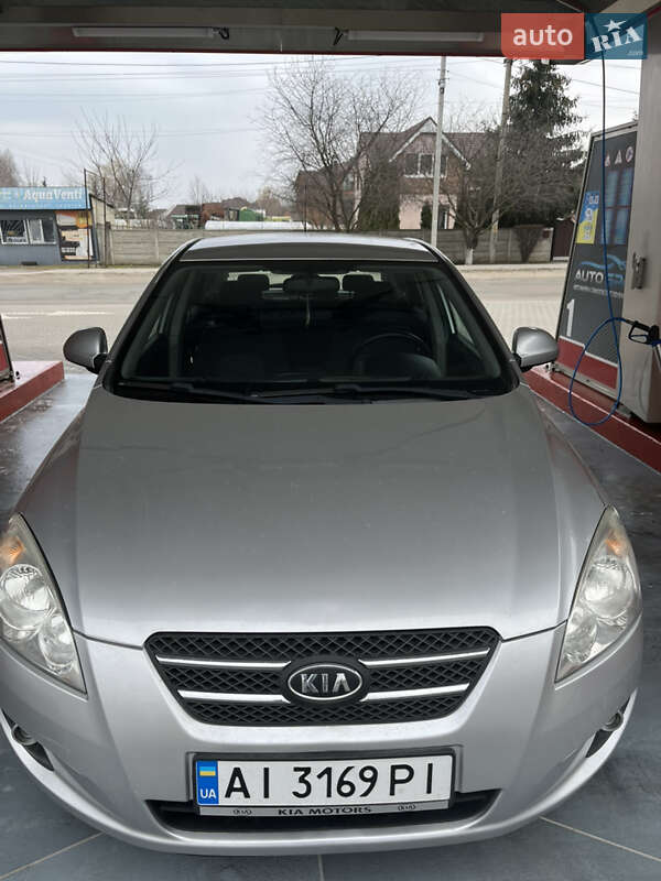Хэтчбек Kia Ceed 2007 в 