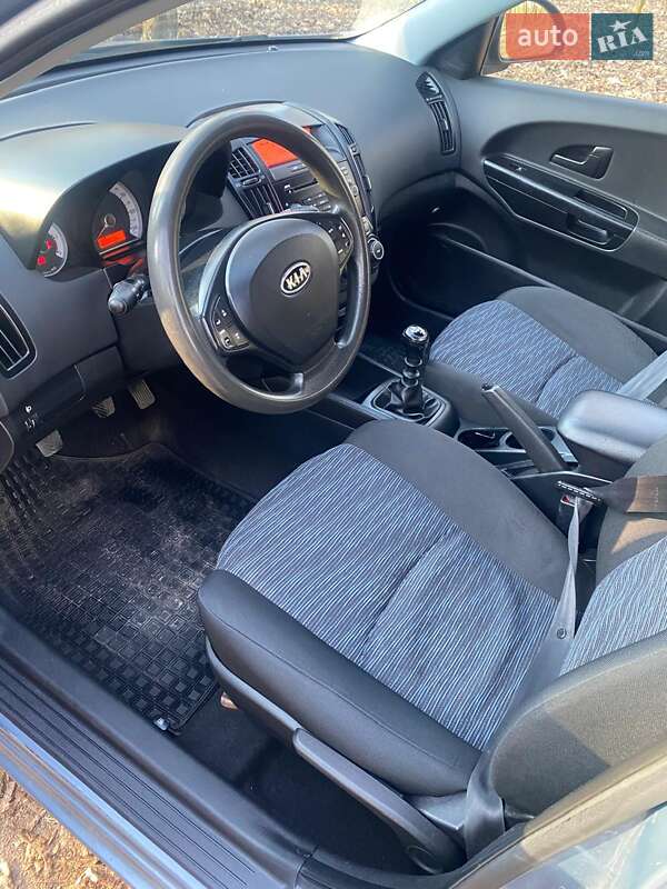 Хэтчбек Kia Ceed 2009 в Бердичеве