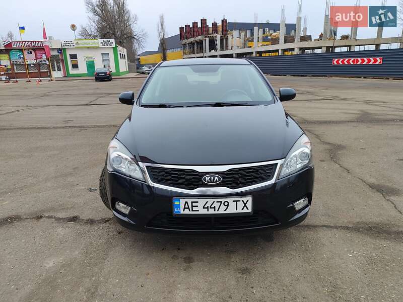 Универсал Kia Ceed 2010 в Кривом Роге фото 2 Универсал Kia Ceed 2010 в Кривом Роге
