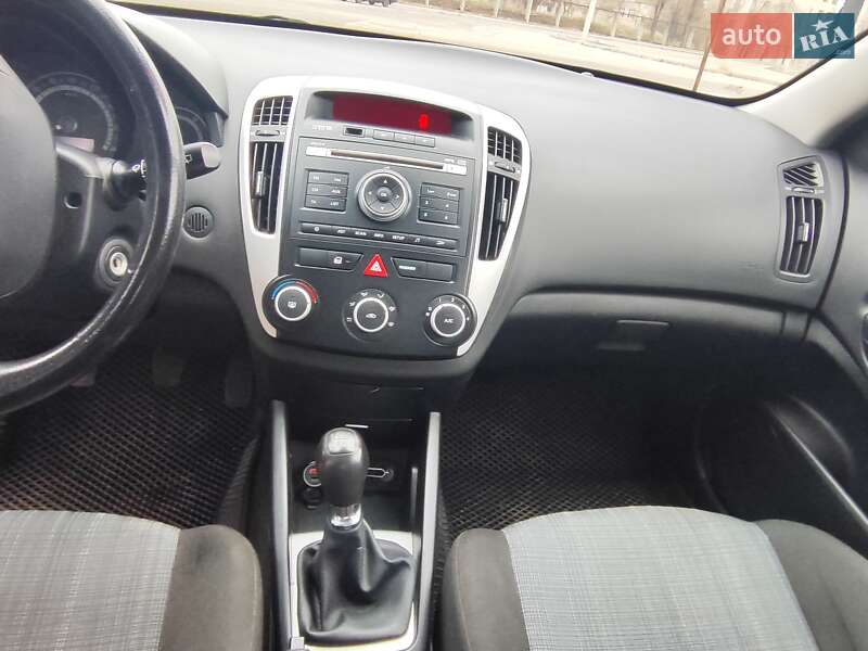 Универсал Kia Ceed 2010 в Кривом Роге фото 13 Универсал Kia Ceed 2010 в Кривом Роге