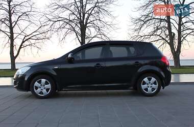 Хэтчбек Kia Ceed 2008 в Кременчуге