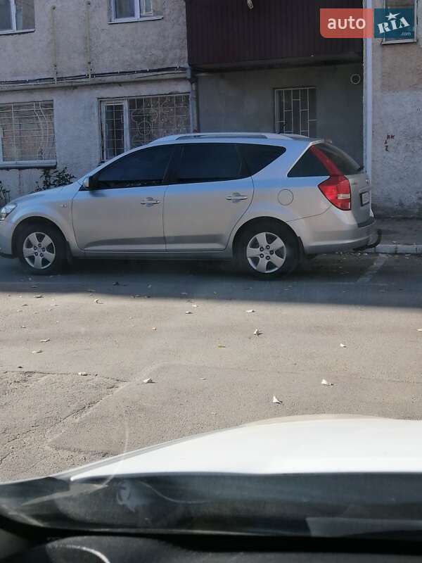 Универсал Kia Ceed 2009 в 
